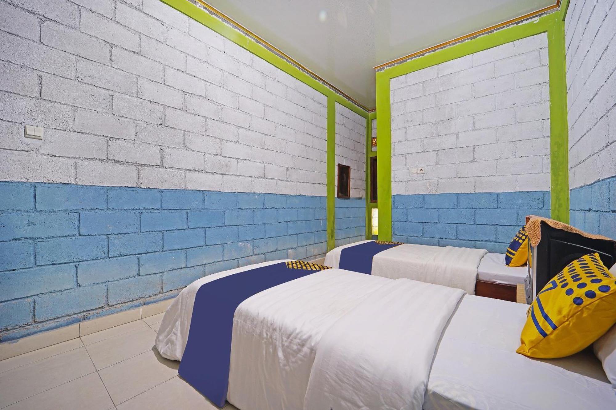 Spot On 91085 Griya Estu Wening Hotel Sleman  Exterior photo